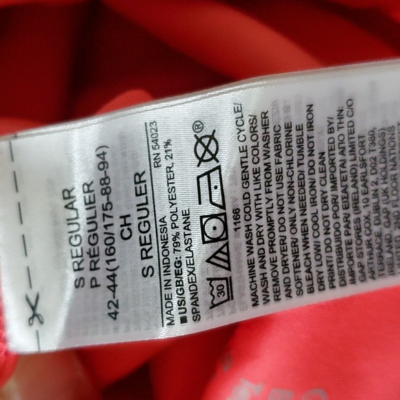 🆕️ GAP FIT WOMEN'S BLACKOUT TECHNOLOGY BIKE SHORT - Picture 11 of 11